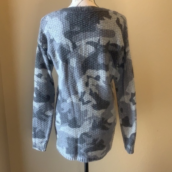 Ruff Hewn gray camouflage wooden toggle sweater S - Picture 4 of 11
